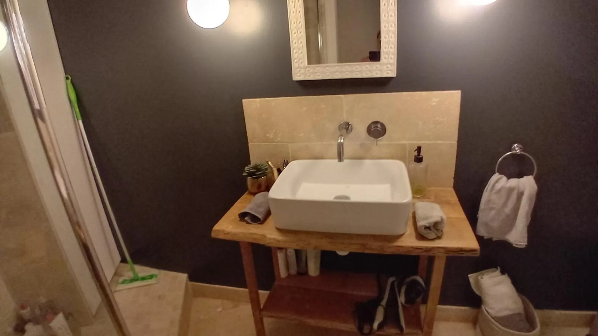 Center Paris, Amusing2Bed Room,68Sqm-5 Mins Eiffel Tour And Louvre Meusm ,Gare Montparnasse ,Front Metro