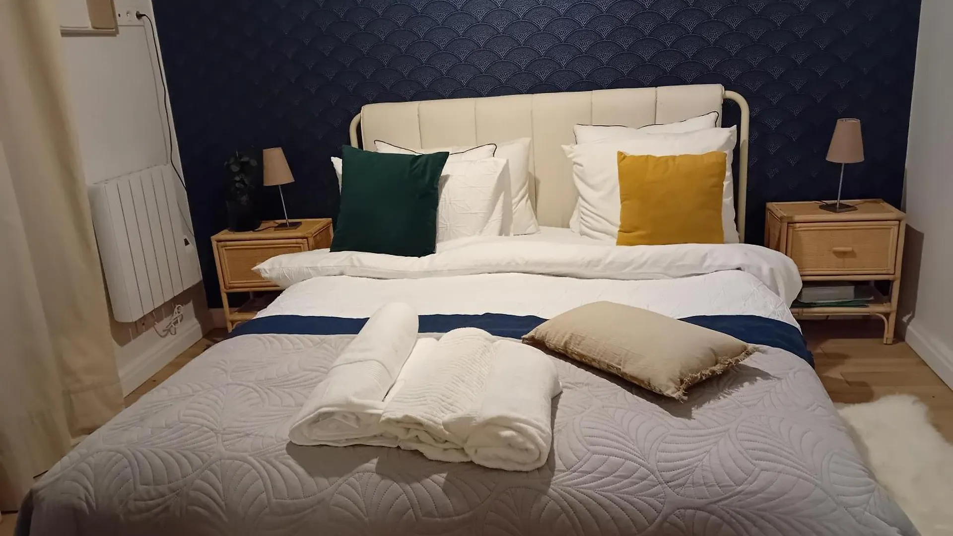 Center Paris, Amusing2Bed Room,68Sqm-5 Mins Eiffel Tour And Louvre Meusm ,Gare Montparnasse ,Front Metro 0*, Paris