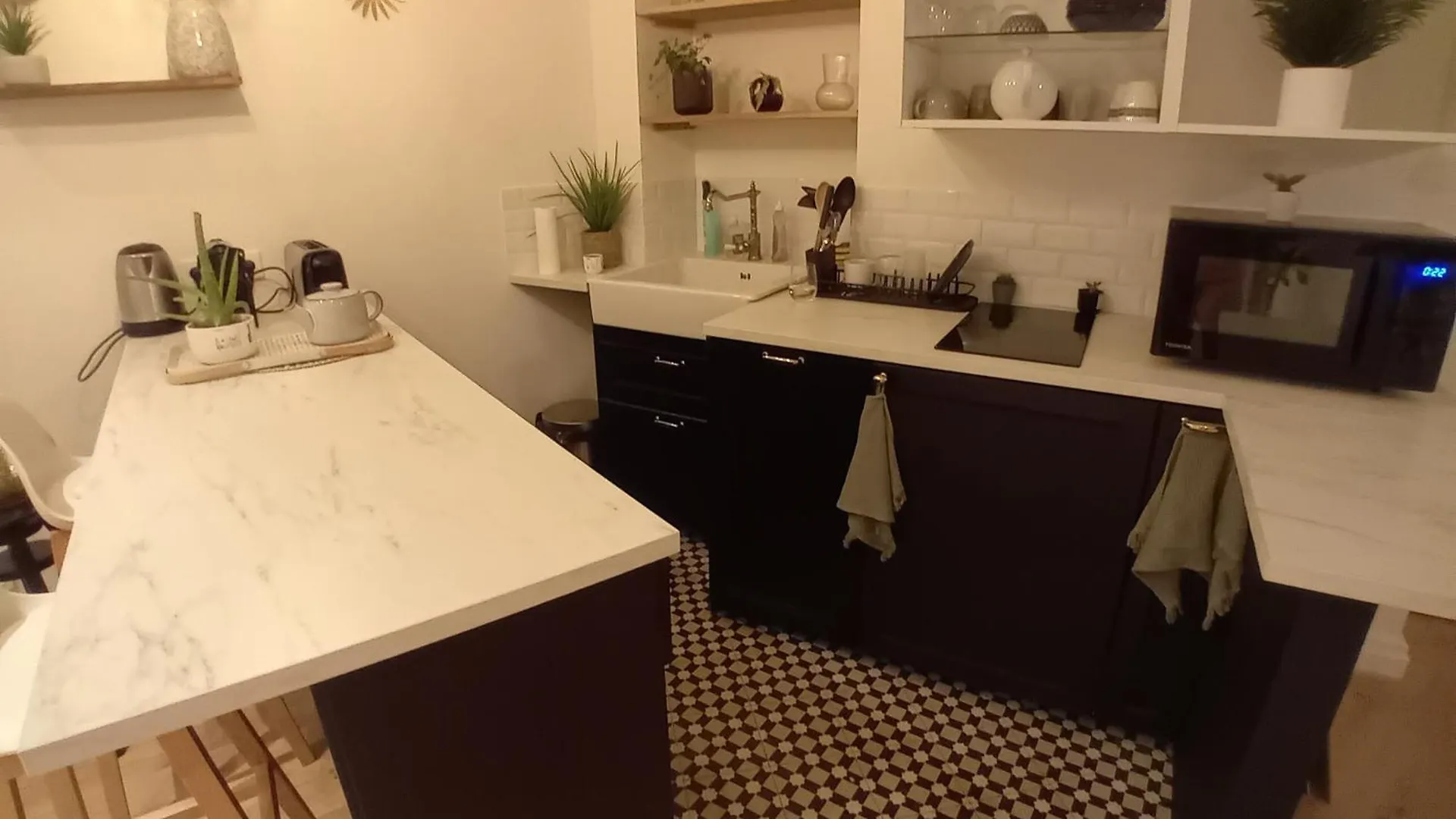 Apartment Center Paris, Amusing2Bed Room,68Sqm-5 Mins Eiffel Tour And Louvre Meusm ,Gare Montparnasse ,Front Metro