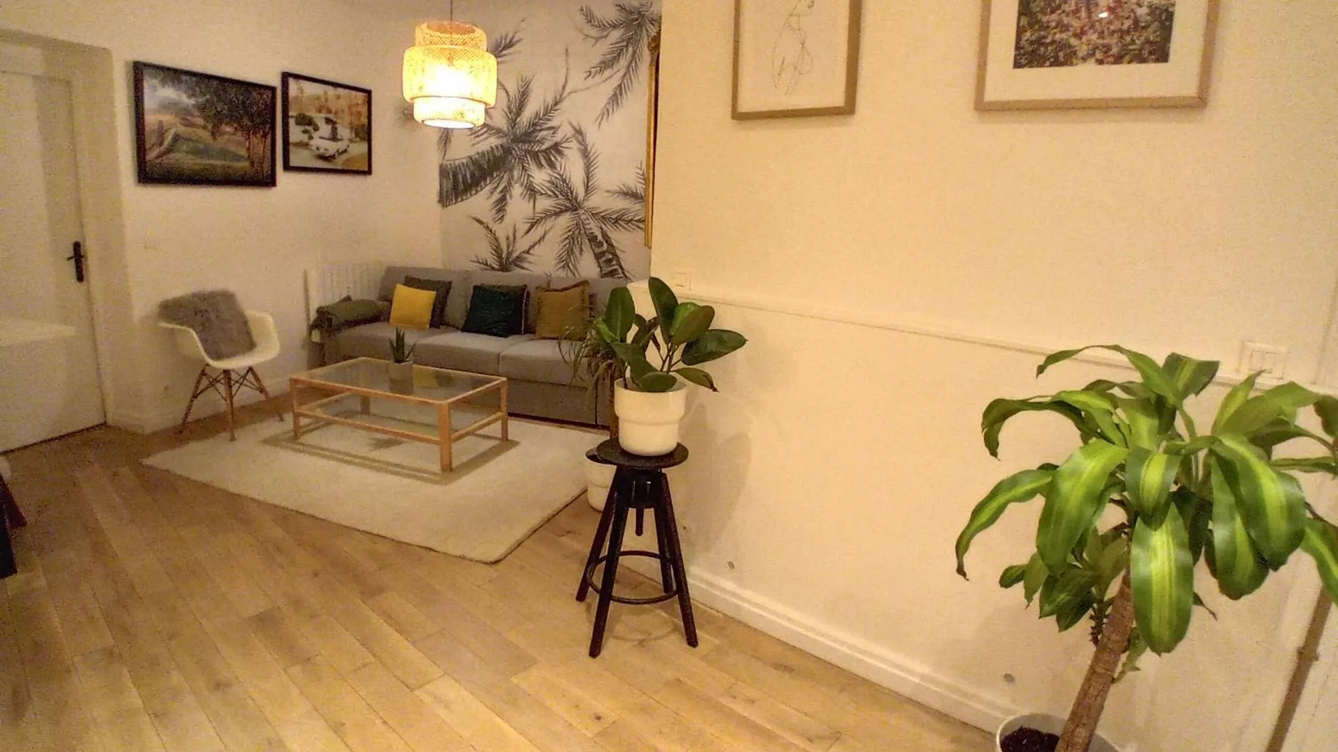 Apartment Center Paris, Amusing2Bed Room,68Sqm-5 Mins Eiffel Tour And Louvre Meusm ,Gare Montparnasse ,Front Metro